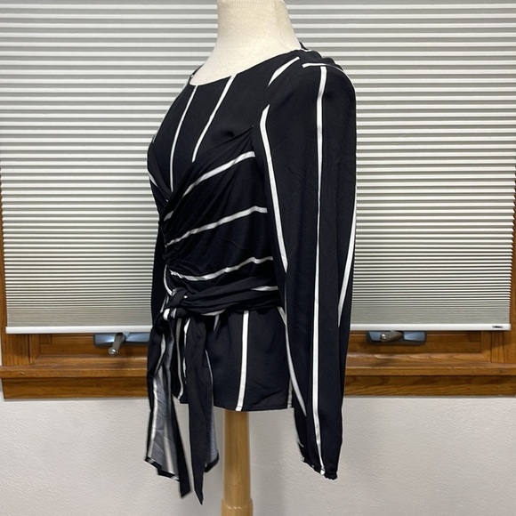 New York & Company Soho Jeans NWT Black Striped Long Sleeve Wrap Top Size XS - Picture 5 of 10
